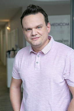 Dr. Dr. Chovan